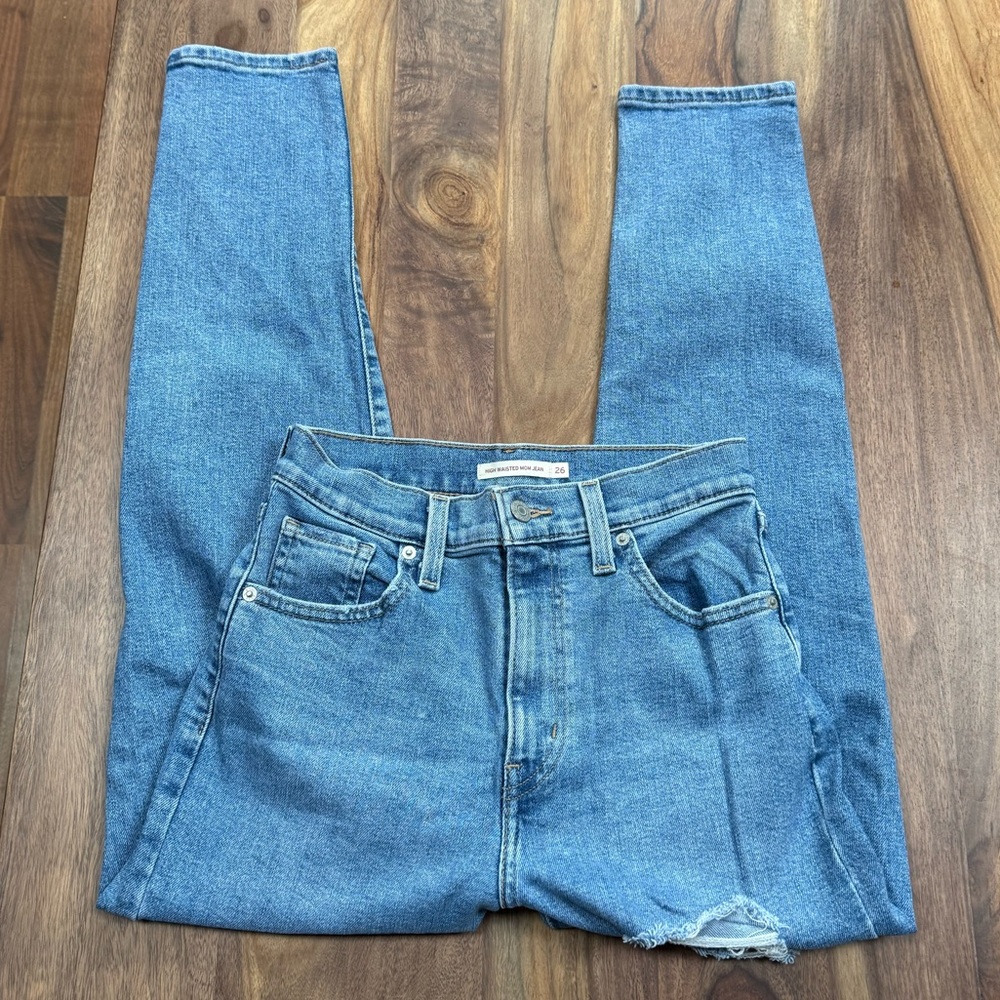 Levi mom jeans